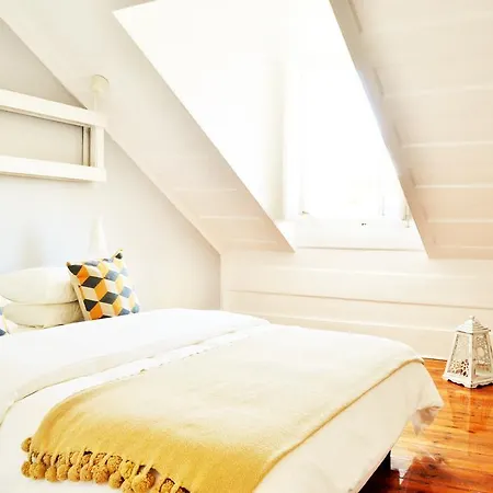 Feeling Chiado 15 4* Lissabon