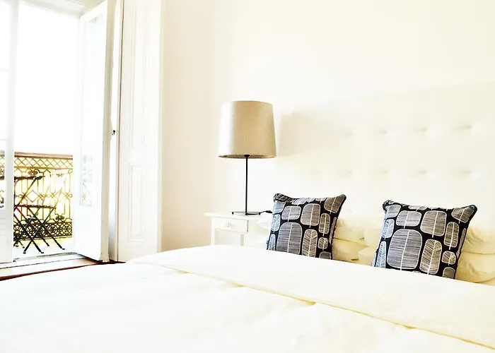 Feeling Chiado 15 Гостевой дом 4*